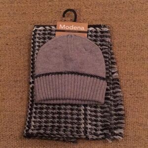 Modena Hat and Scarf Set NWT